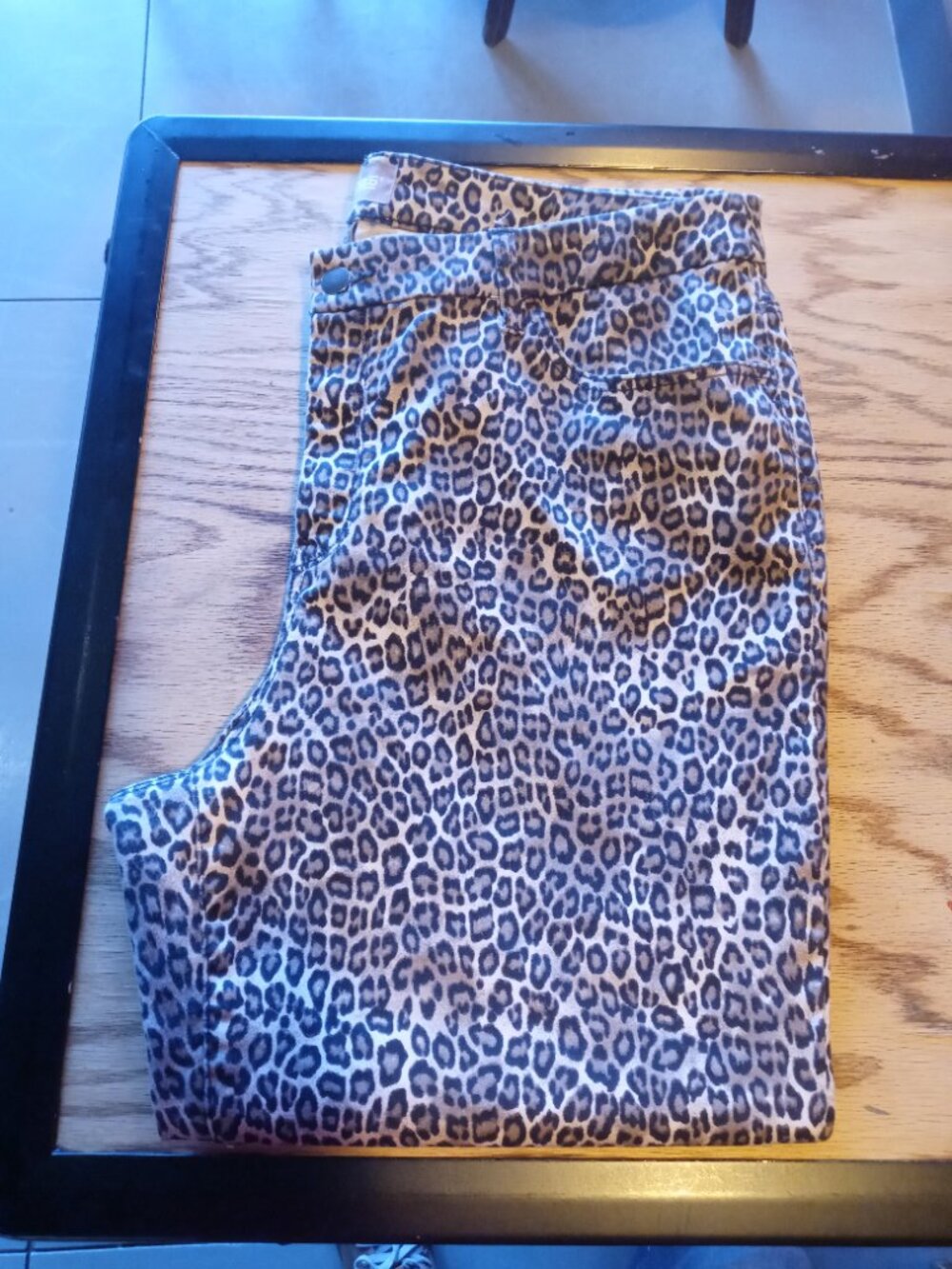 CHICO'S leopard ankle jeans (2.5/US 14)
